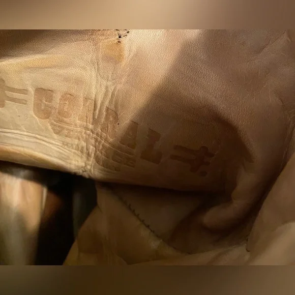 Men’s Corral Vintage leather embroidered square toe western boots. Size 11.5D - Picture 15 of 16